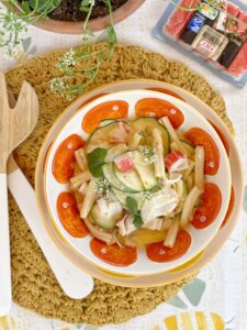 Surimi salade met courgette en citroen