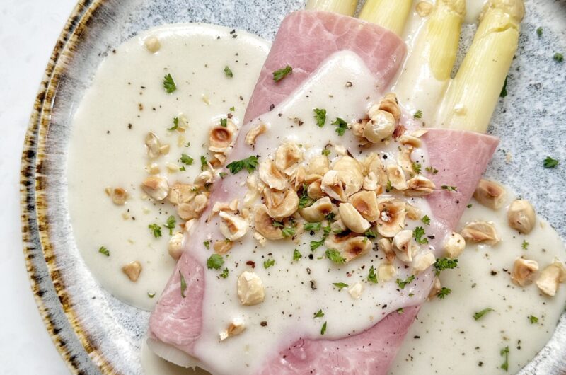 Witte asperge rolletjes