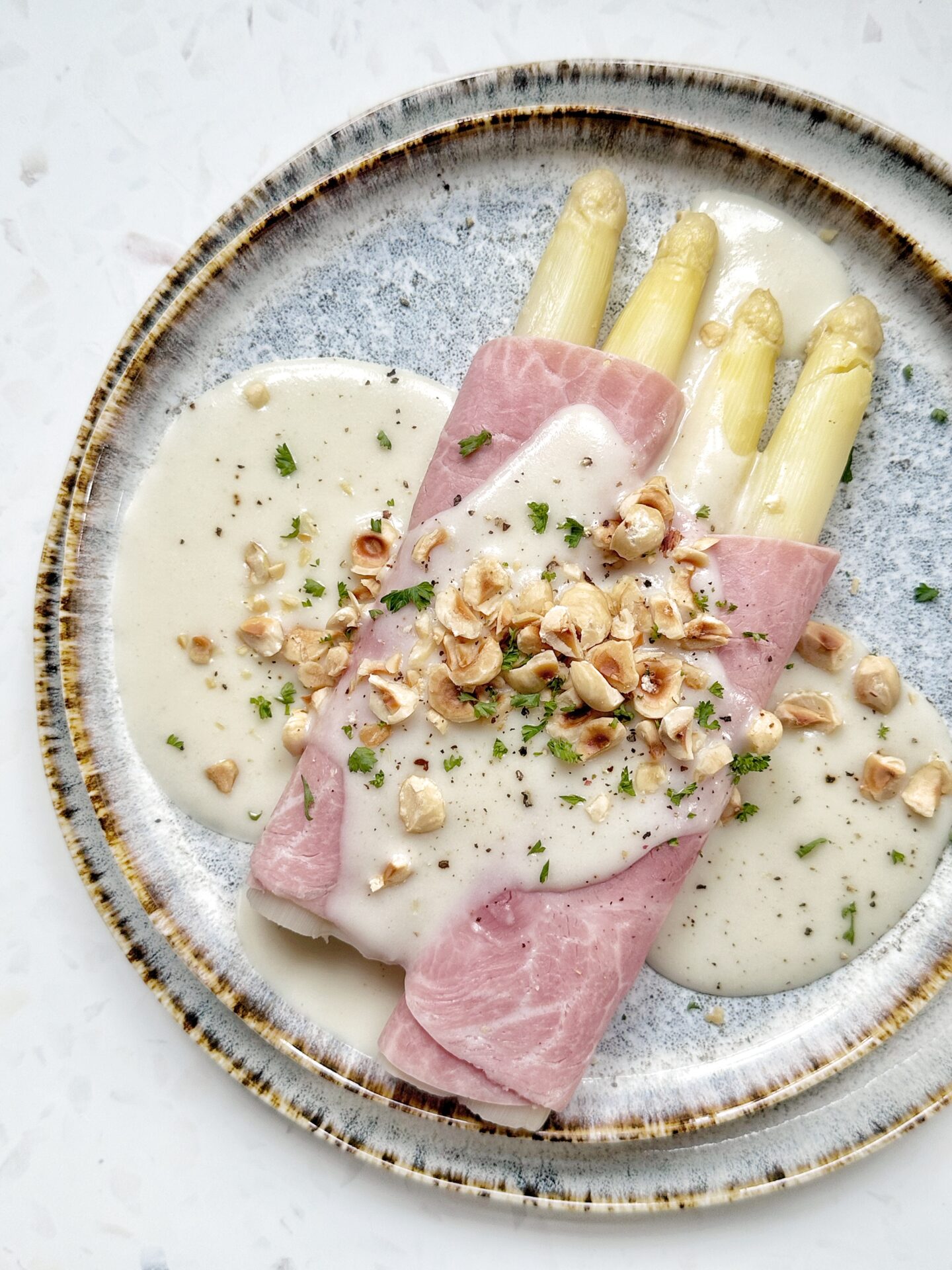 Witte asperge rolletjes